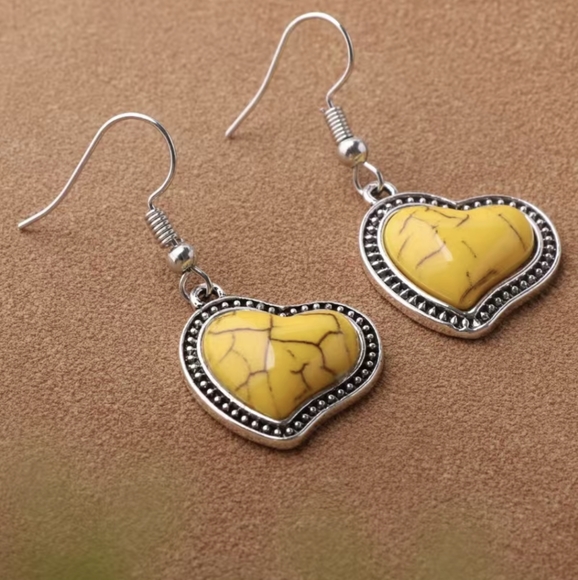 NWT Yellow Heart Boho Dangle Earrings - Picture 2 of 4